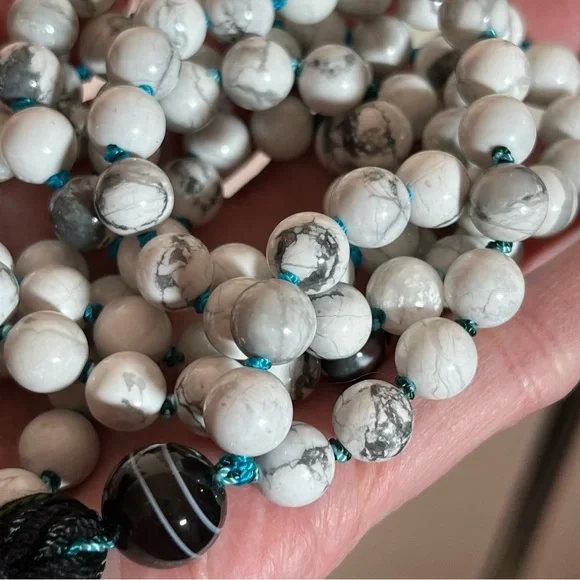 Vintage Y2K Boho Southwestern white howlite banded agate Long Mala Bead Necklace - Picture 8 of 16